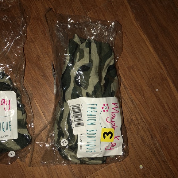 Mayah Kay juniors Black Green Camo Print Long Sleeved top New With Tags - Picture 3 of 3